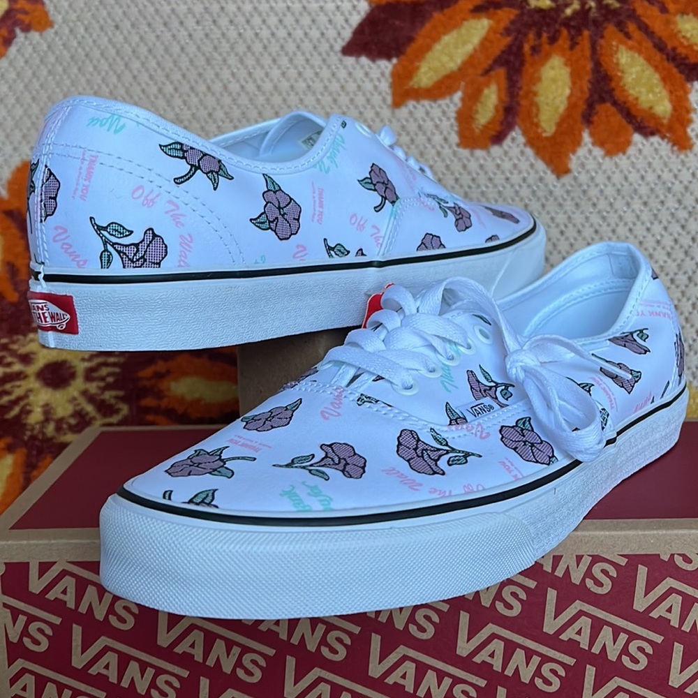 Vans Authentic
(Thank You Floral) True White 
VNOA2Z5119L

MEN’s sneakers - Picture 9 of 16